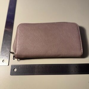 thirty-one Rose Mauve Zip Wallet